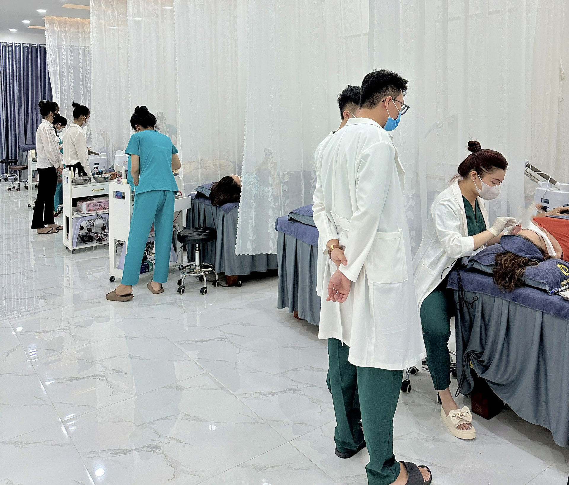 Khối chuyên môn